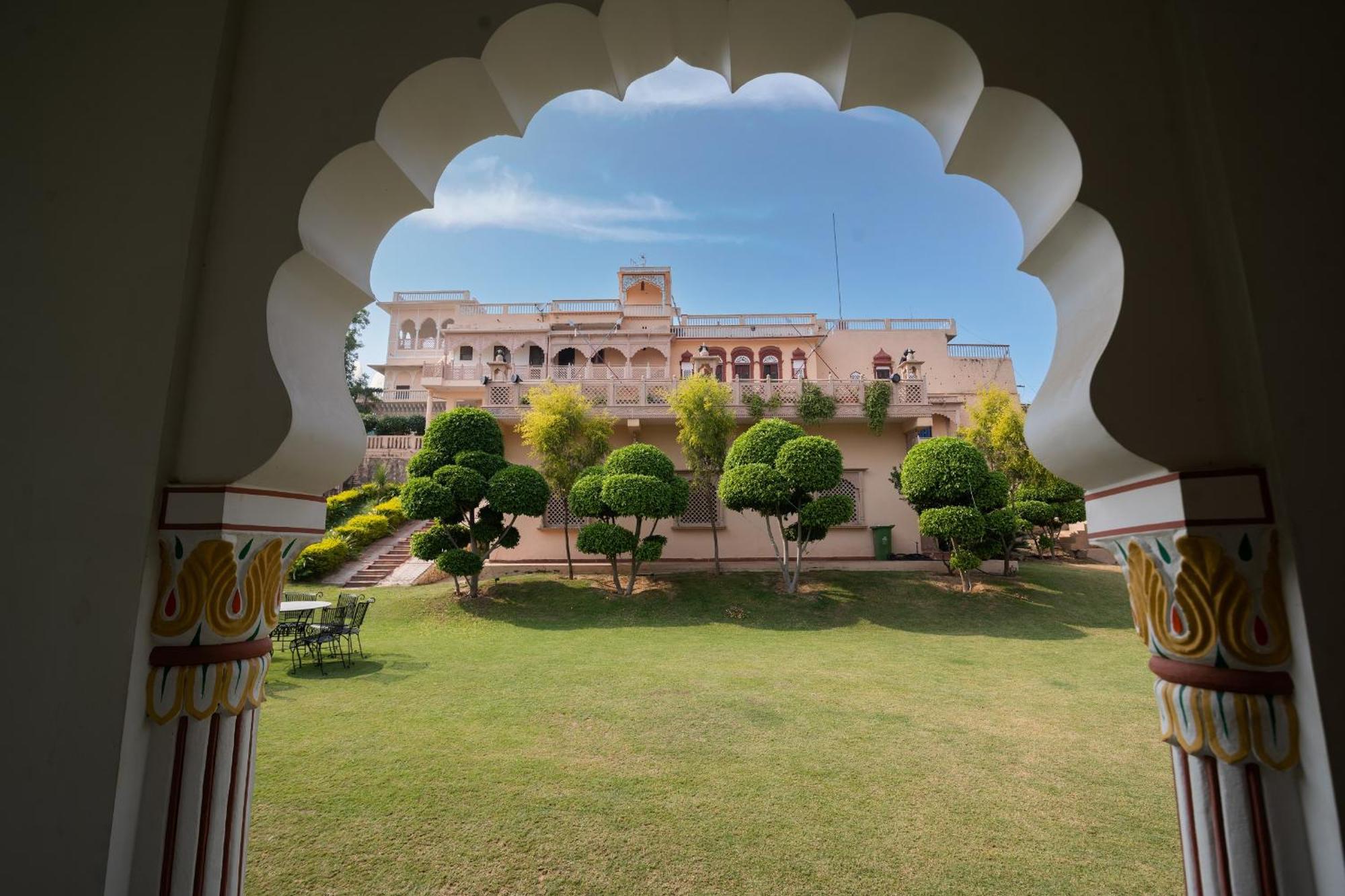 Fort Beejwar Chauhan By Aayams Neemrana Shahjahanpur Exteriér fotografie