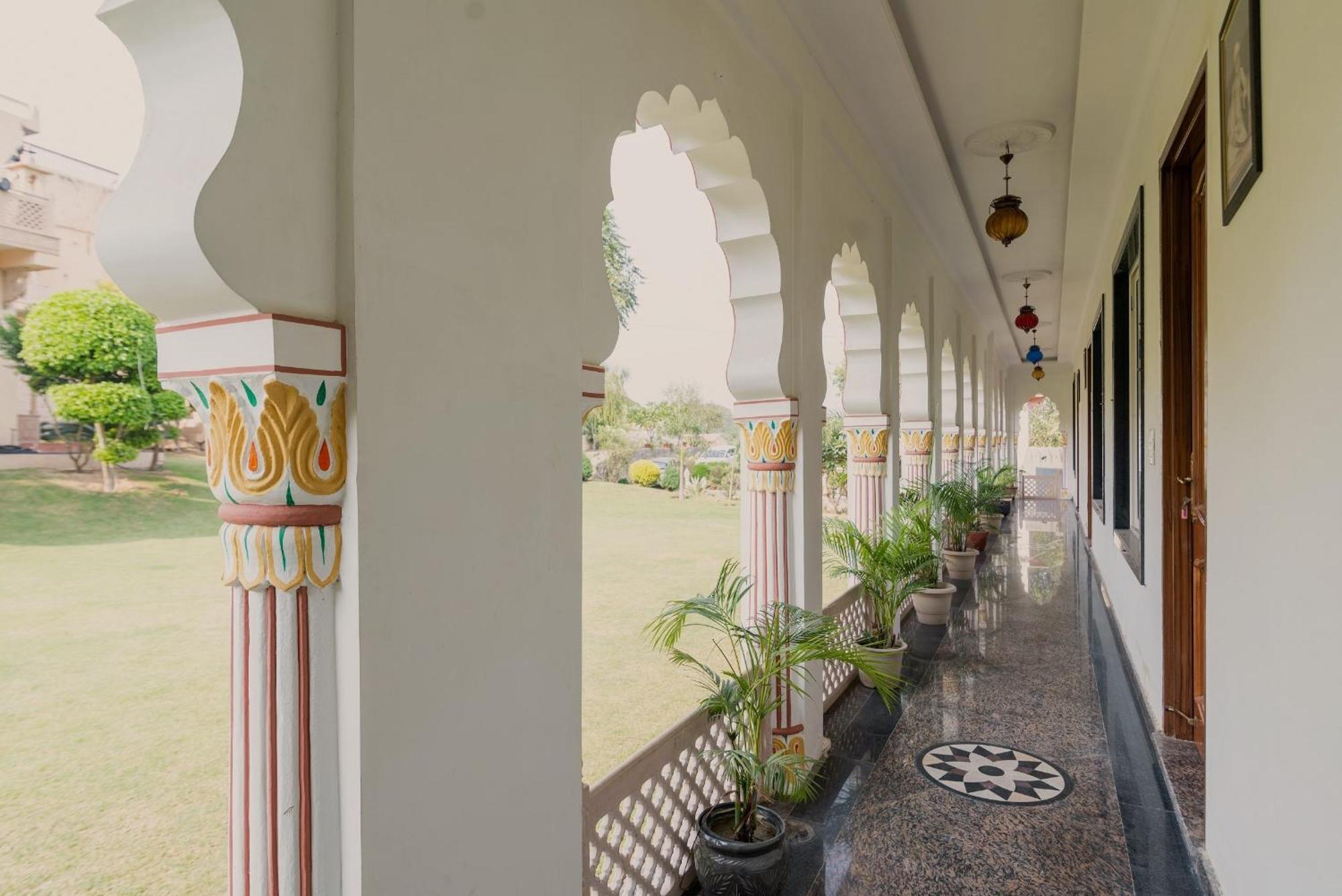 Fort Beejwar Chauhan By Aayams Neemrana Shahjahanpur Exteriér fotografie
